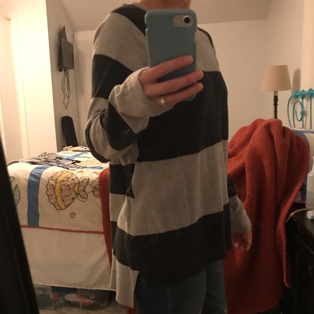 3 for 10 ☀️ Sonoma Large Grey Striped Sweater